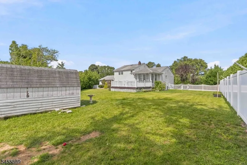 112 Sand Rd Fairfield, NJ 07004