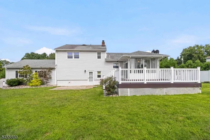 112 Sand Rd Fairfield, NJ 07004