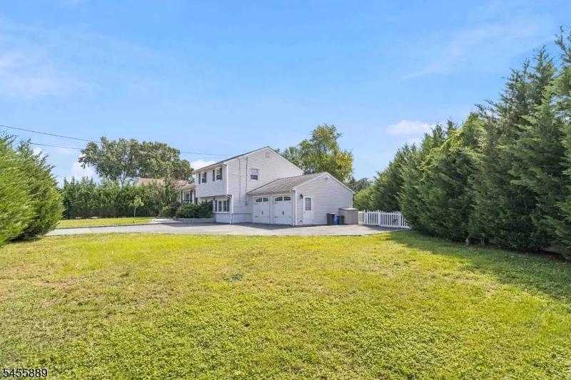 112 Sand Rd Fairfield, NJ 07004