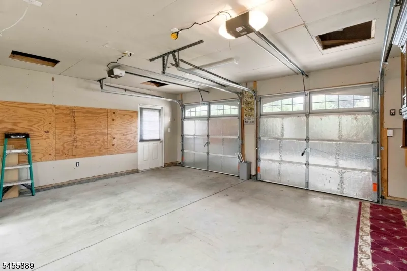 112 Sand Rd Fairfield, NJ 07004