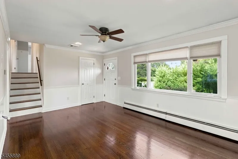112 Sand Rd Fairfield, NJ 07004