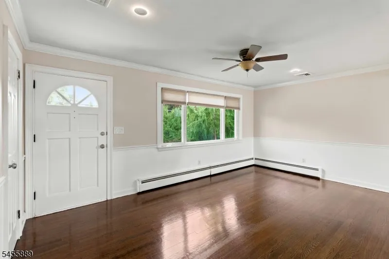 112 Sand Rd Fairfield, NJ 07004
