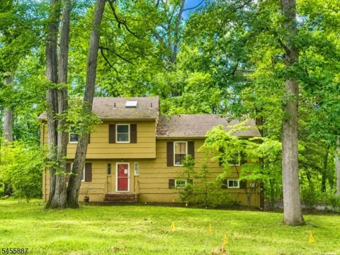 37 Goltra Dr