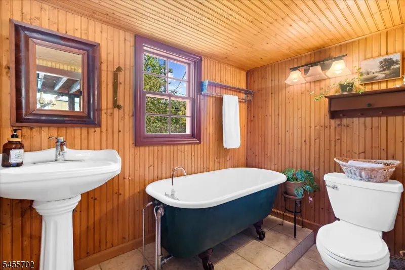 179 Lindbergh Rd East Amwell, NJ 08525
