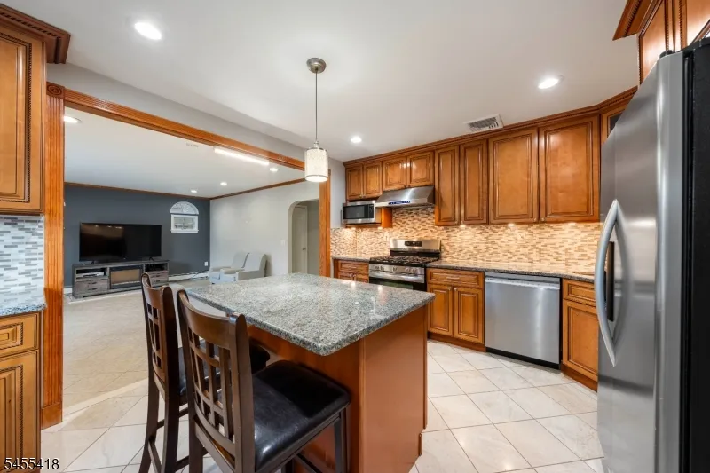 856 Mitchell Ave Union, NJ 07083