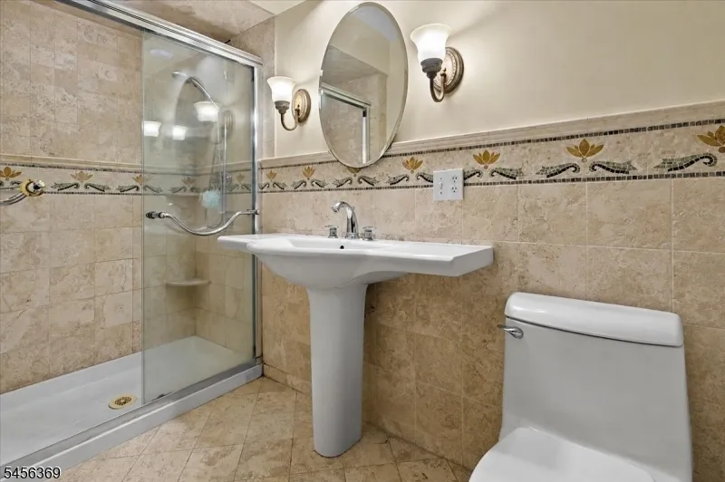 77 Pine Brook Rd Montville, NJ 07082