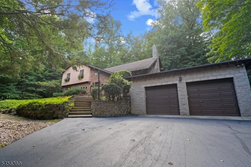 77 Pine Brook Rd Montville, NJ 07082