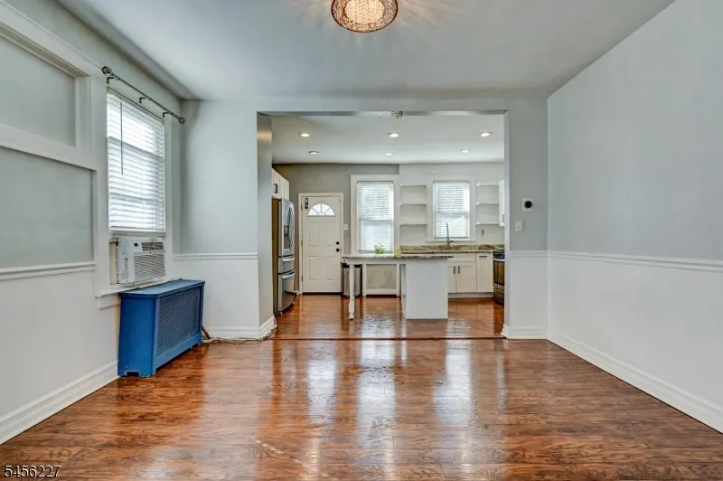 55 Coolidge St Irvington, NJ 07111