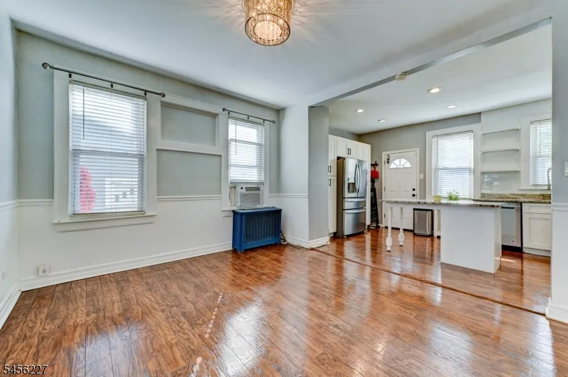 55 Coolidge St Irvington, NJ 07111