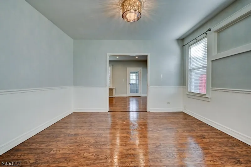 55 Coolidge St Irvington, NJ 07111