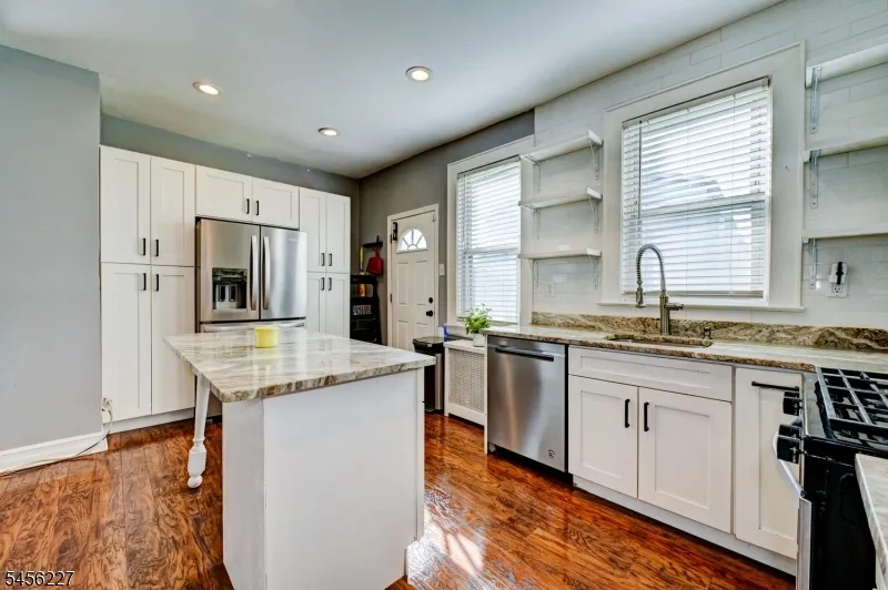 55 Coolidge St Irvington, NJ 07111