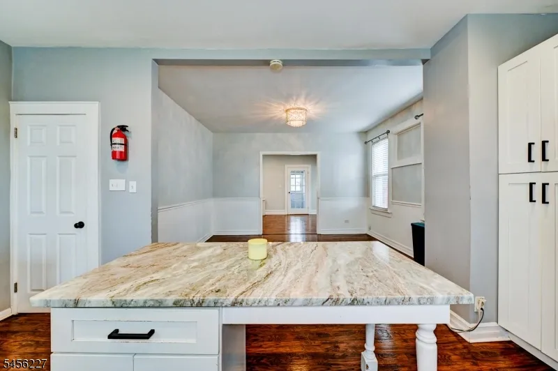 55 Coolidge St Irvington, NJ 07111