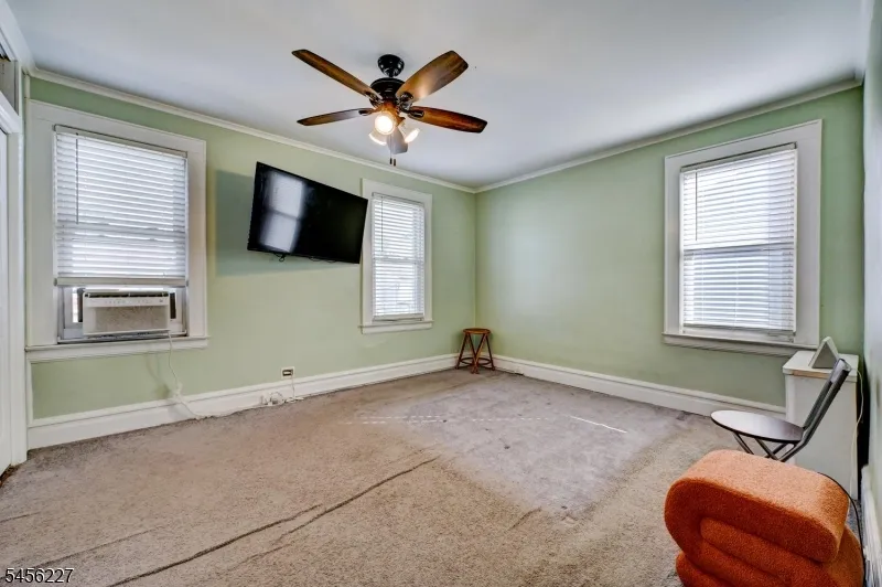 55 Coolidge St Irvington, NJ 07111