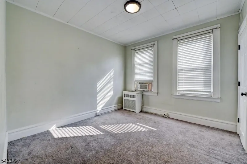 55 Coolidge St Irvington, NJ 07111
