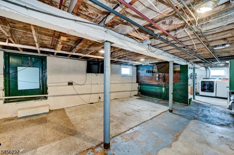 55 Coolidge St Irvington, NJ 07111