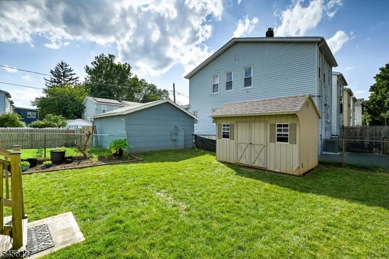 55 Coolidge St Irvington, NJ 07111