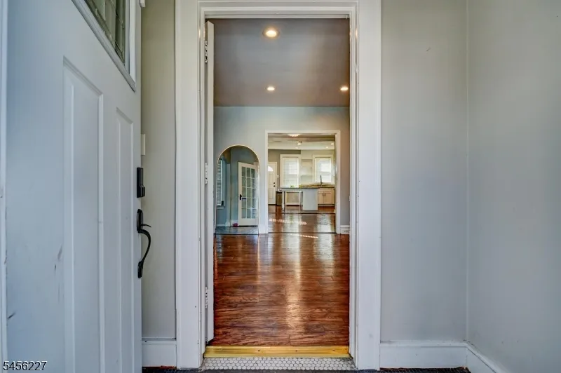 55 Coolidge St Irvington, NJ 07111