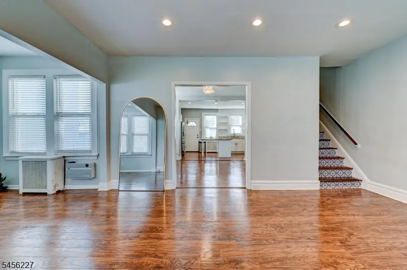 55 Coolidge St Irvington, NJ 07111