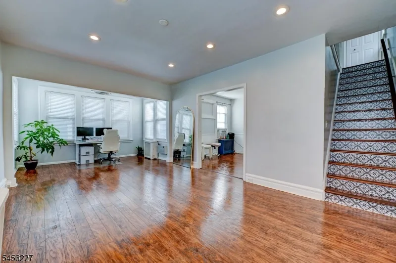 55 Coolidge St Irvington, NJ 07111