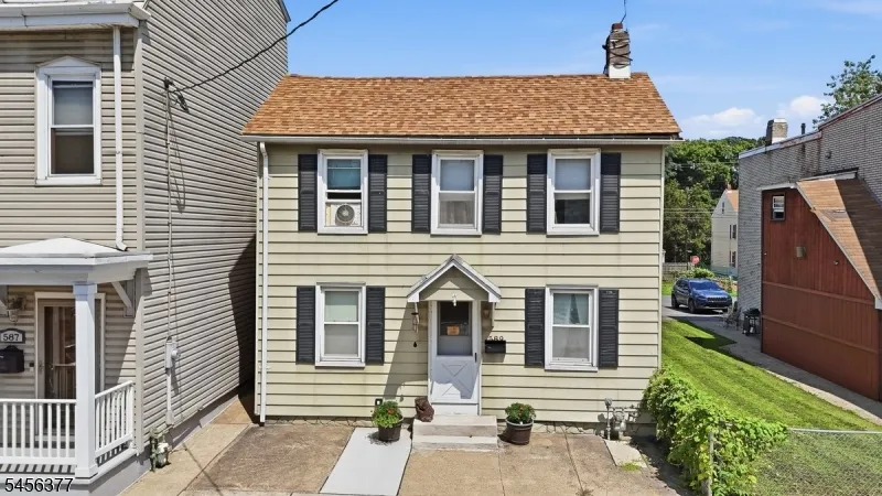 589 S Main St Phillipsburg Town, NJ 08865