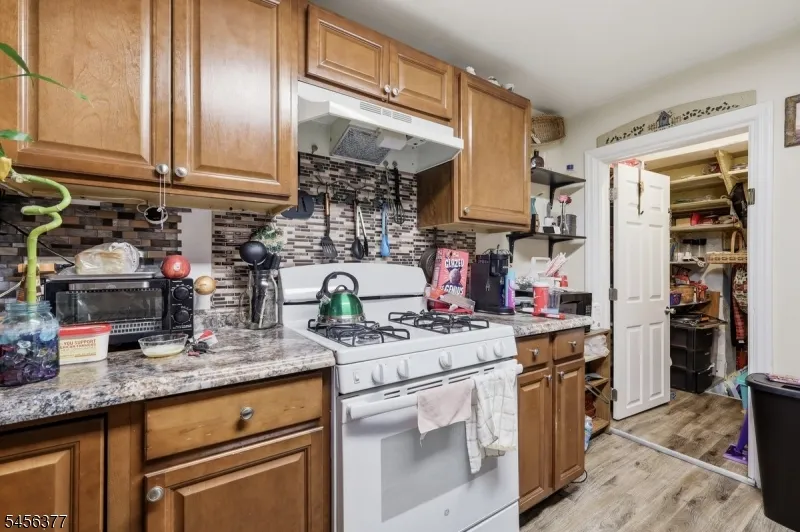 589 S Main St Phillipsburg Town, NJ 08865