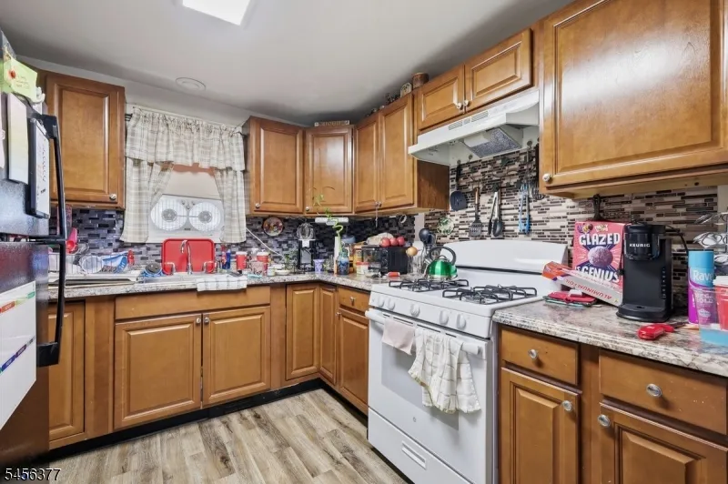 589 S Main St Phillipsburg Town, NJ 08865