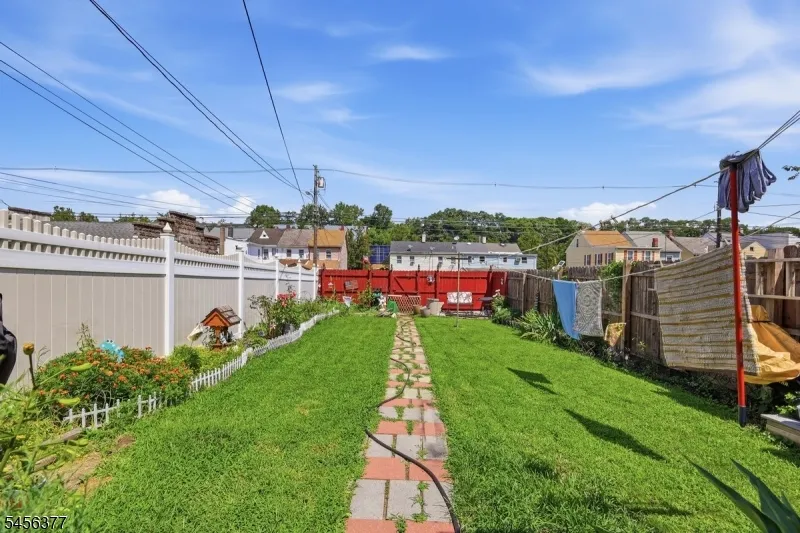 589 S Main St Phillipsburg Town, NJ 08865