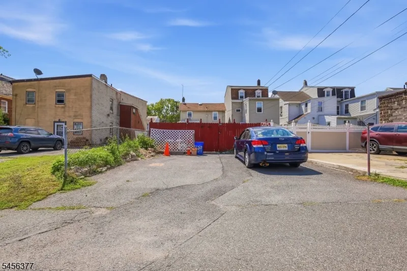 589 S Main St Phillipsburg Town, NJ 08865