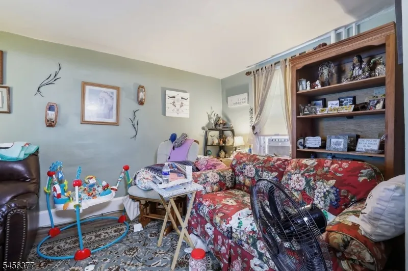 589 S Main St Phillipsburg Town, NJ 08865