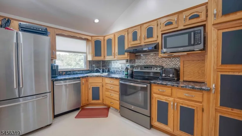 252 W Warren St Washington, NJ 07882