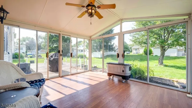 252 W Warren St Washington, NJ 07882