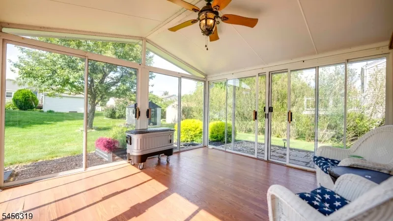 252 W Warren St Washington, NJ 07882