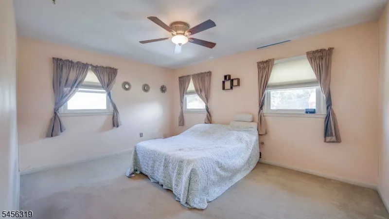 252 W Warren St Washington, NJ 07882