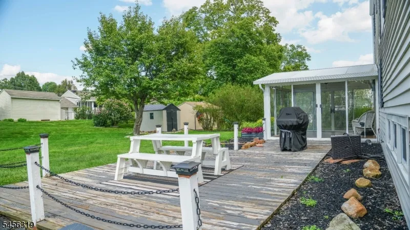 252 W Warren St Washington, NJ 07882