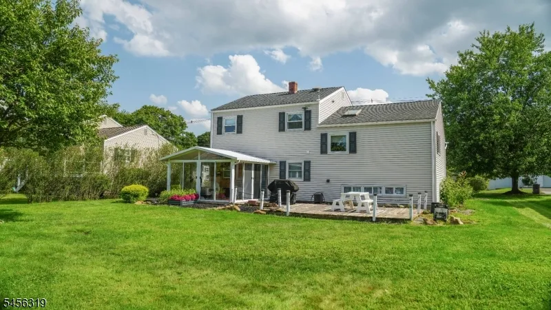 252 W Warren St Washington, NJ 07882