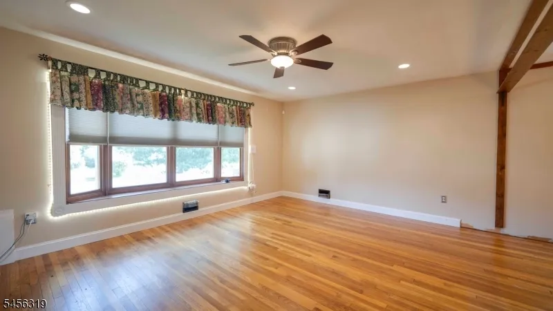 252 W Warren St Washington, NJ 07882