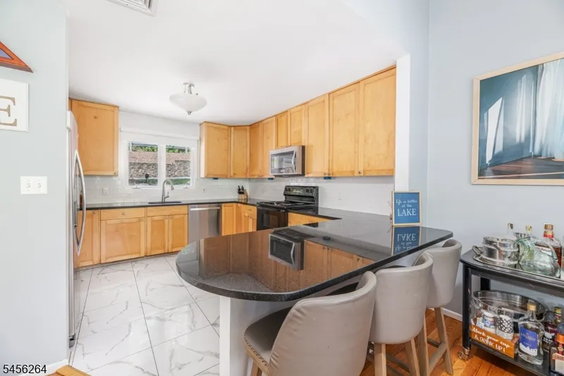 42 W Shore Dr Vernon, NJ 07462