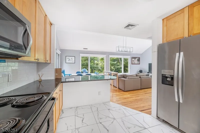 42 W Shore Dr Vernon, NJ 07462