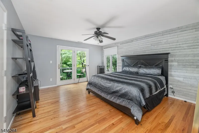 42 W Shore Dr Vernon, NJ 07462