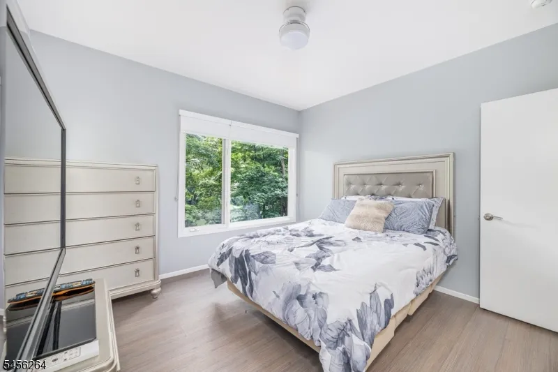 42 W Shore Dr Vernon, NJ 07462