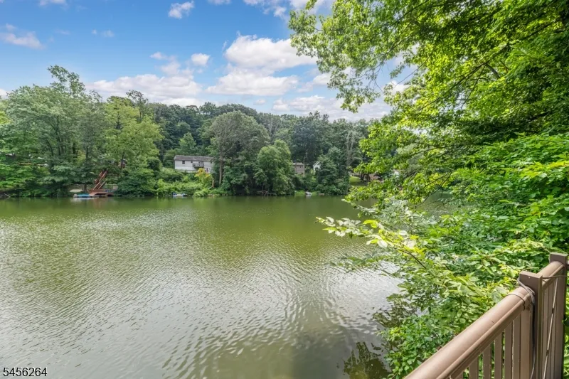 42 W Shore Dr Vernon, NJ 07462