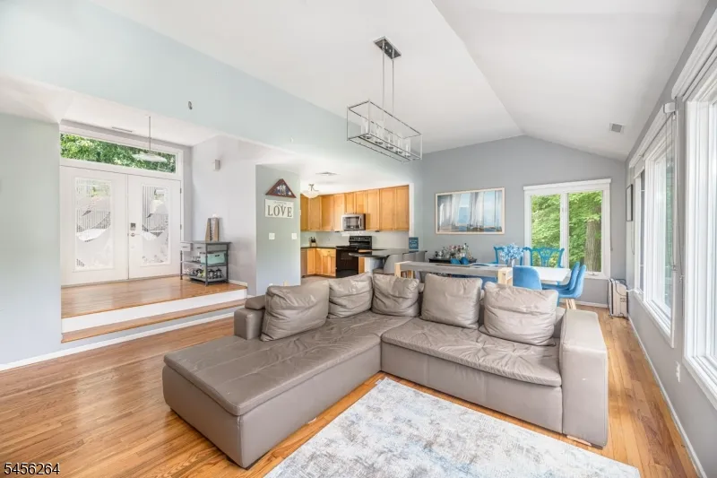 42 W Shore Dr Vernon, NJ 07462