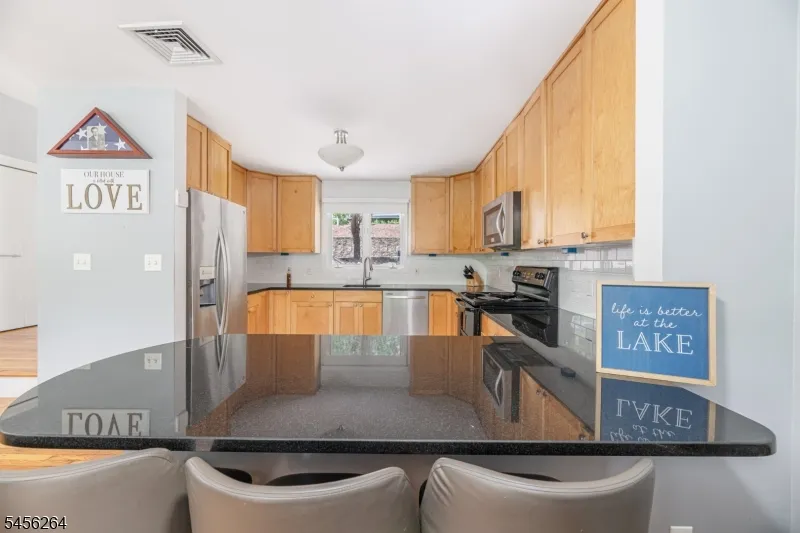 42 W Shore Dr Vernon, NJ 07462