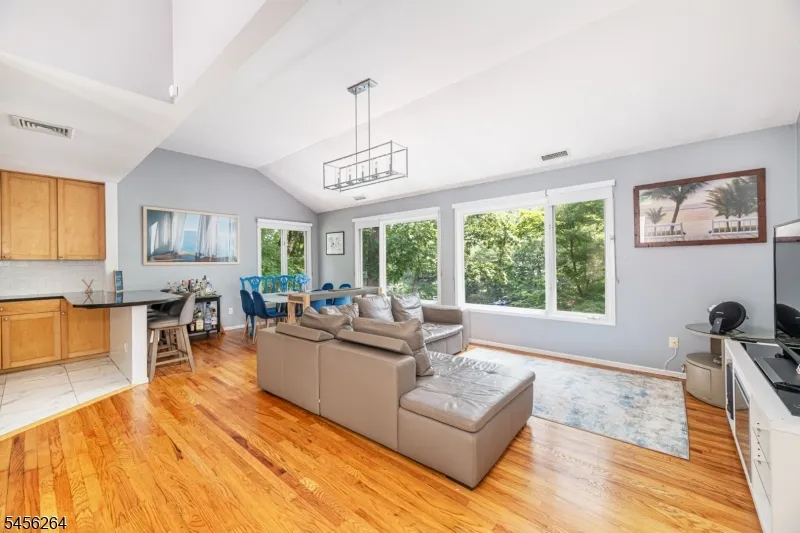 42 W Shore Dr Vernon, NJ 07462