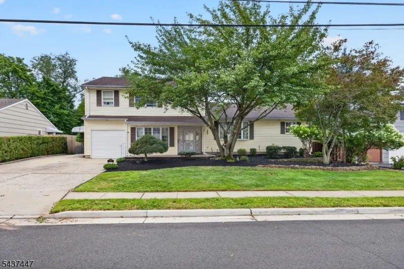 25 Princeton Dr Middlesex, NJ 08846