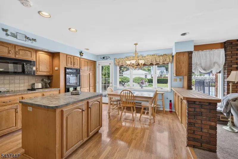 25 Princeton Dr Middlesex, NJ 08846