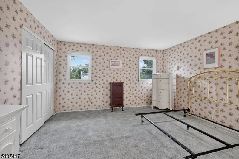 25 Princeton Dr Middlesex, NJ 08846