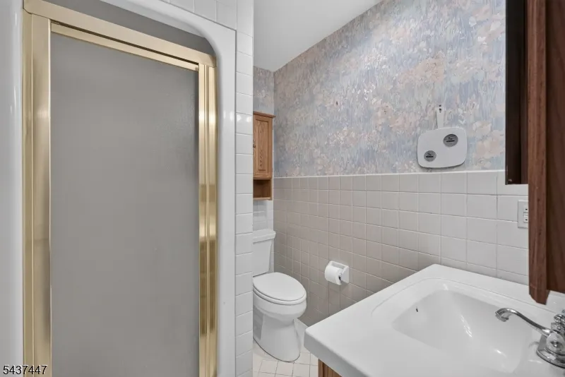 25 Princeton Dr Middlesex, NJ 08846