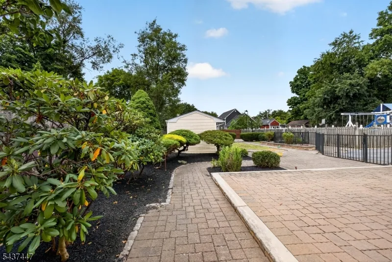 25 Princeton Dr Middlesex, NJ 08846