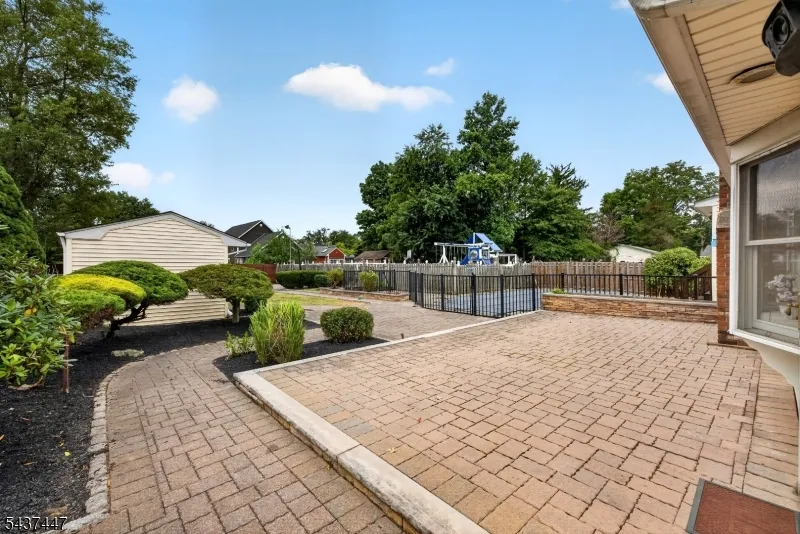 25 Princeton Dr Middlesex, NJ 08846